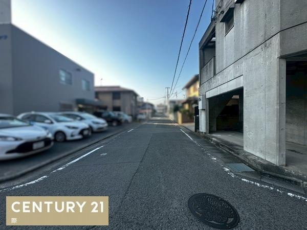 和歌山市黒田　店舗付住宅の前面道路含む現地写真