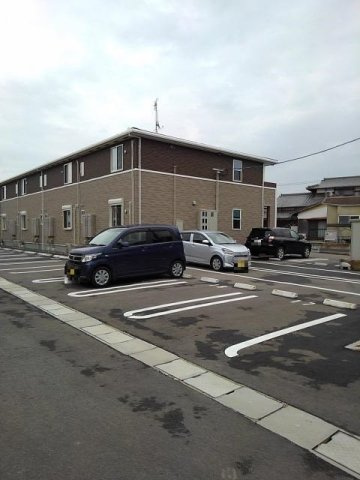 アヴニール　ベルⅠの駐車場