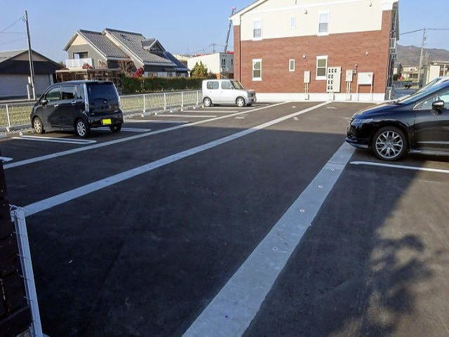 ヴィラ・クレールの駐車場