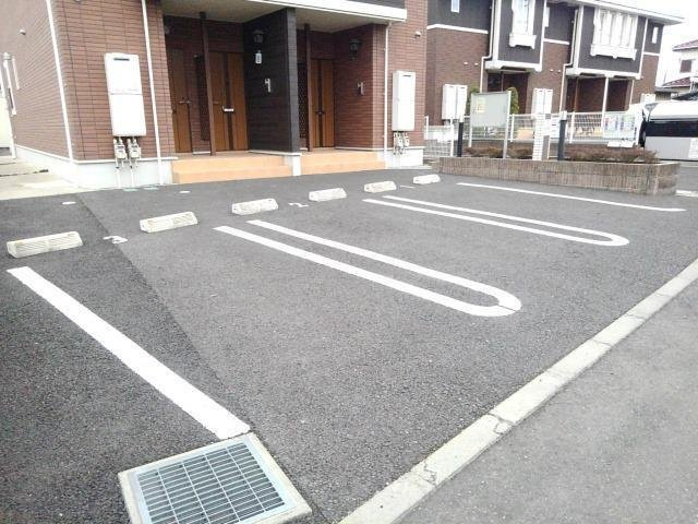 シャン・ド・フルールⅥの駐車場