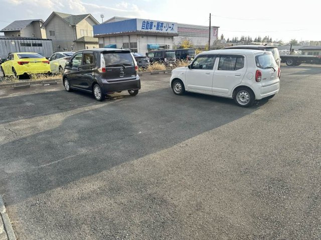 シャーメゾンの駐車場