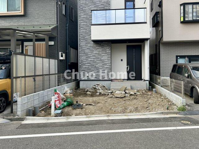 江戸川区鹿骨2丁目新築分譲住宅の駐車場|カースペース並列2台
