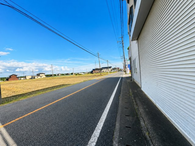 売土地　大垣市北方町3丁目　70.44坪の前面道路含む現地写真