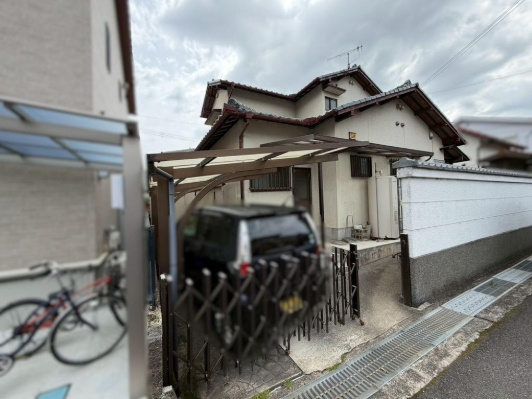 岩出市中黒の駐車場
