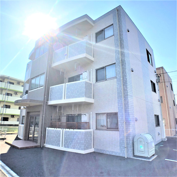 大和市下鶴間の賃貸マンションのエントランス