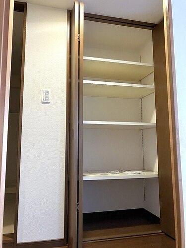 ランドマークシティ紙屋町の収納|廊下収納　※退去後撮影