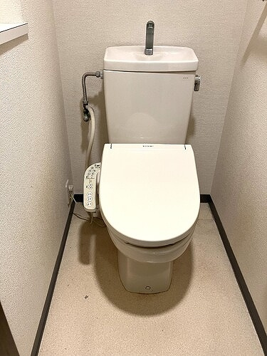 ランドマークシティ紙屋町のトイレ|洗浄機能付き便座　※退去後撮影