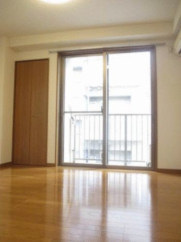 熊本市中央区水道町の賃貸マンションの居間・リビング