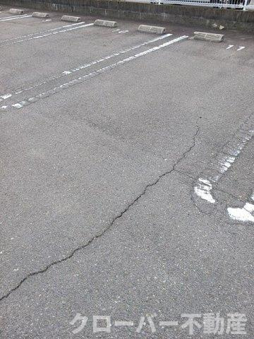 モーダフィオーレＡの駐車場