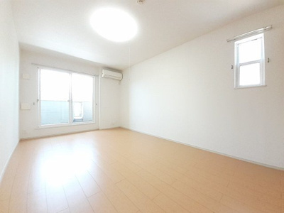 【内装】 | シャイン戸畑 | 明るい室内です