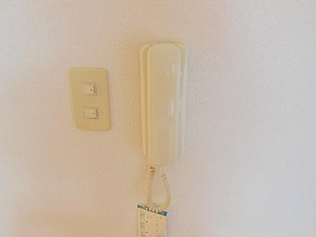 アテネィハイツ２の設備|インターフォン完備です