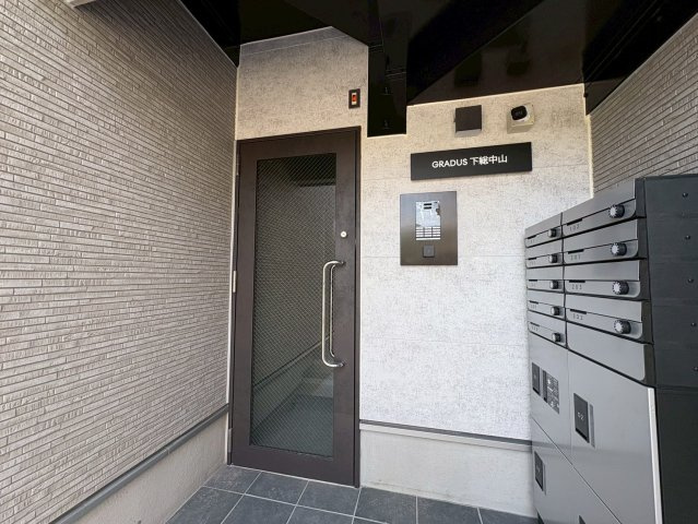 GRADUS下総中山のエントランス