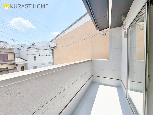 京都市伏見区久我御旅町　新築戸建のバルコニー
