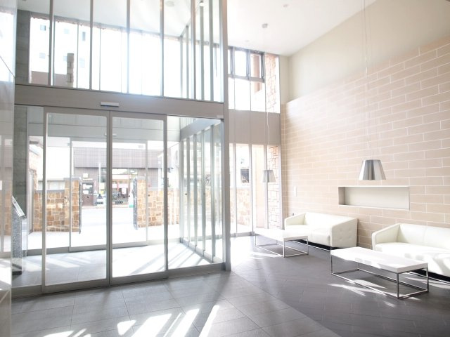 レオンコンフォート難波のロビー