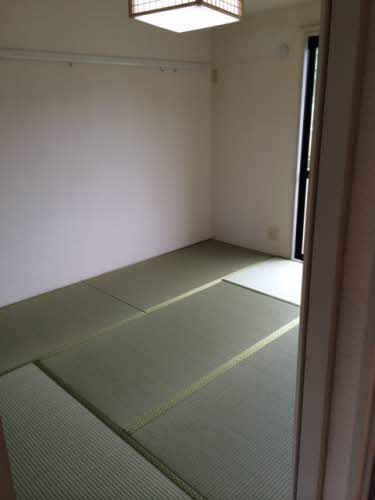 サンライフ光A棟の和室