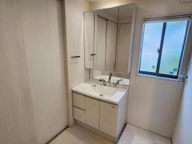 小郡市三沢　中古戸建の独立洗面台