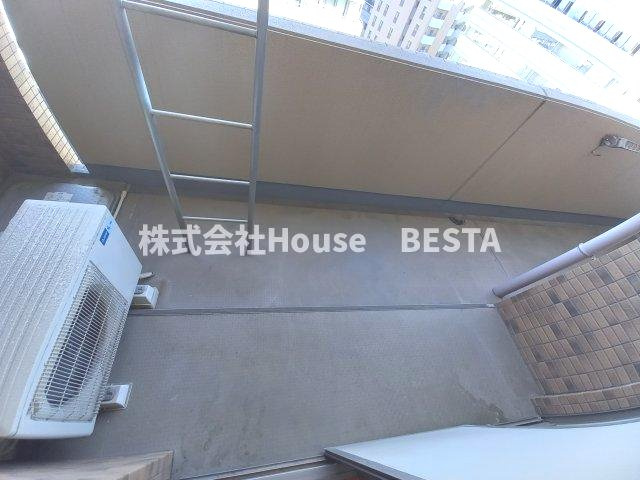 プレサンス神戸みなと元町のバルコニー