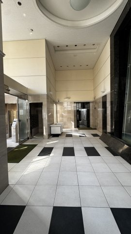 エイルマンション博多駅のロビー