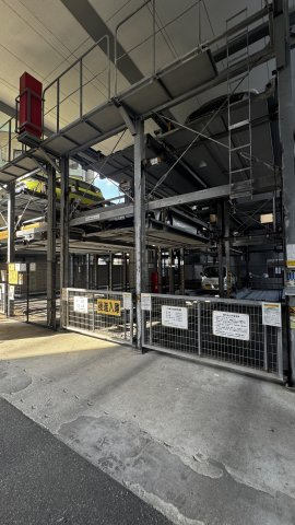 エイルマンション博多駅の駐車場