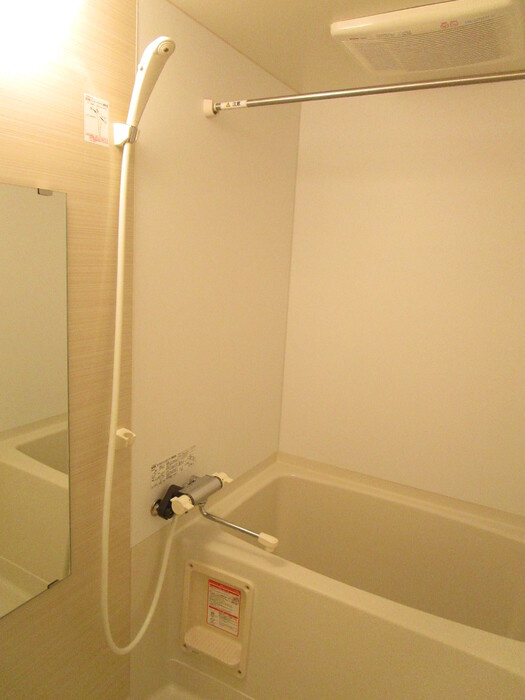 ウイステリア名城の浴室