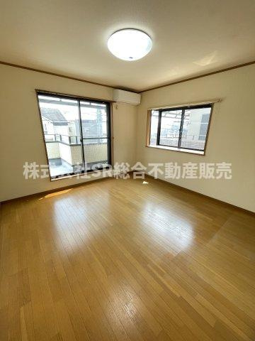下六万寺町3丁目中古戸建の子供部屋|2F　8.0帖。子供部屋など様々な用途でご利用いただけます！