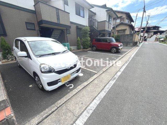 セジュール山の手の駐車場