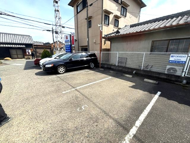 アムール福の駐車場