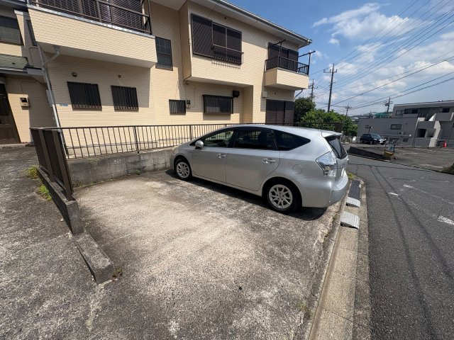 川崎市麻生区千代ケ丘８丁目のテラスの駐車場