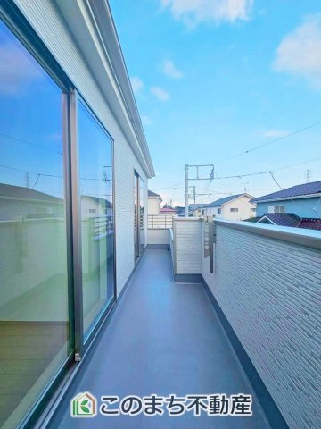 ハートフルタウン宇都宮市鶴田町2488番のバルコニー|南向きの大型バルコニーは陽当り良好で、たっぷりのお洗濯物もよく乾きます！