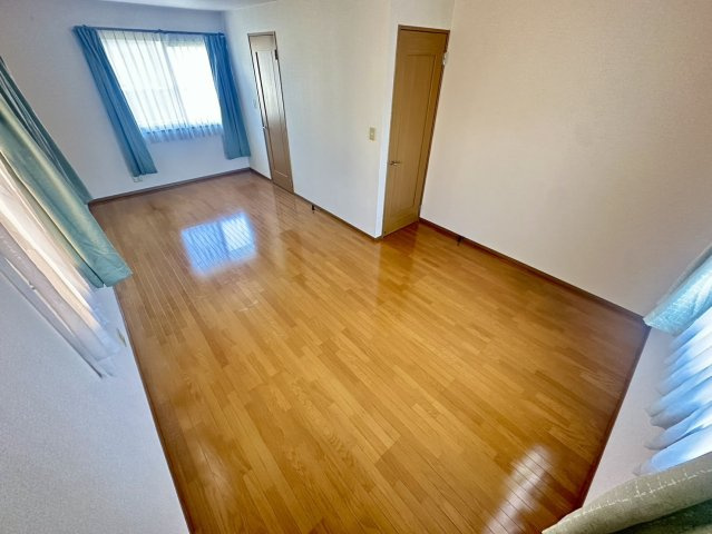 飯塚町谷一貸家住宅の洋室