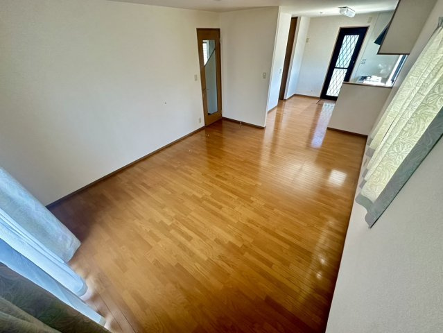 飯塚町谷一貸家住宅の居間・リビング