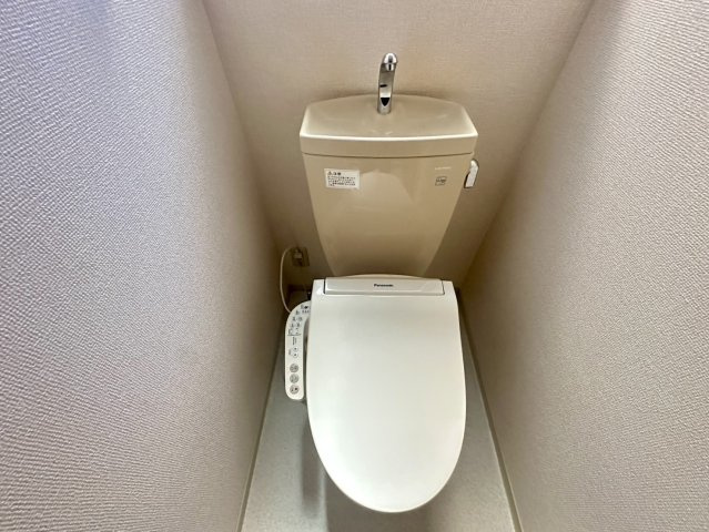 飯塚町谷一貸家住宅のトイレ