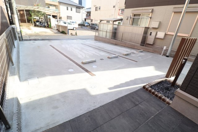 ヘリオライトの駐車場
