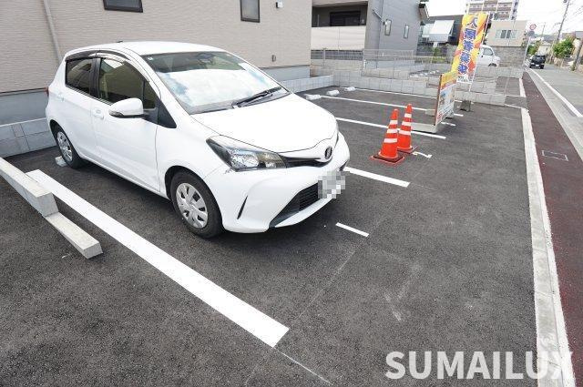 ソウジュの駐車場