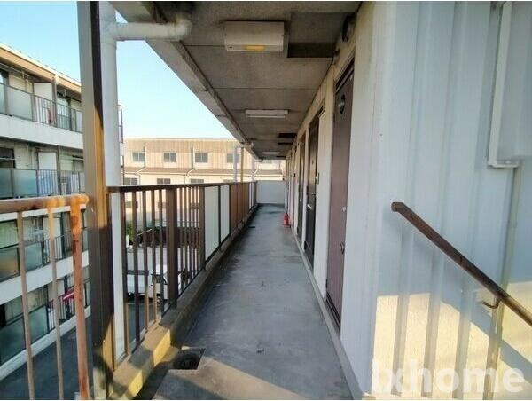 NKハイツのエントランス|建物の内部です