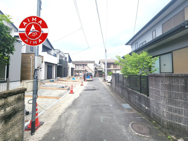 太宰府市通古賀6丁目第1-4棟（2号棟）の外観|前面道路含む現地の写真です。