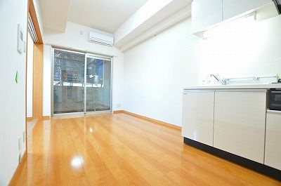 サンシャインプリンセス北九州の居間・リビング