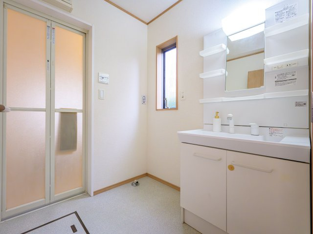 小郡市寺福童　中古戸建の独立洗面台