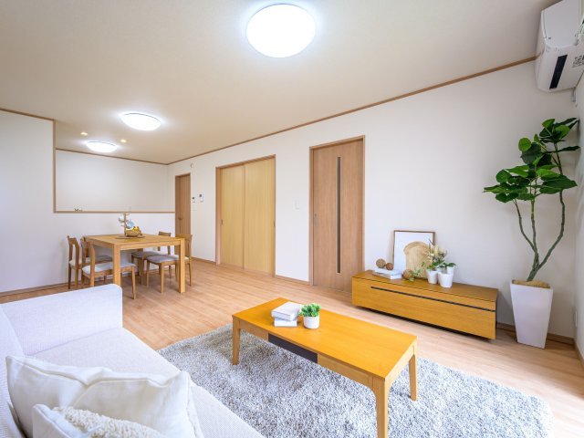 小郡市寺福童　中古戸建の居間・リビング