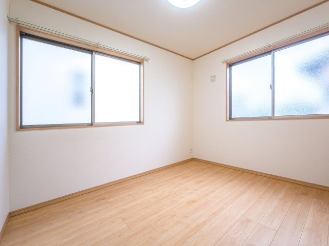 小郡市寺福童　中古戸建の洋室