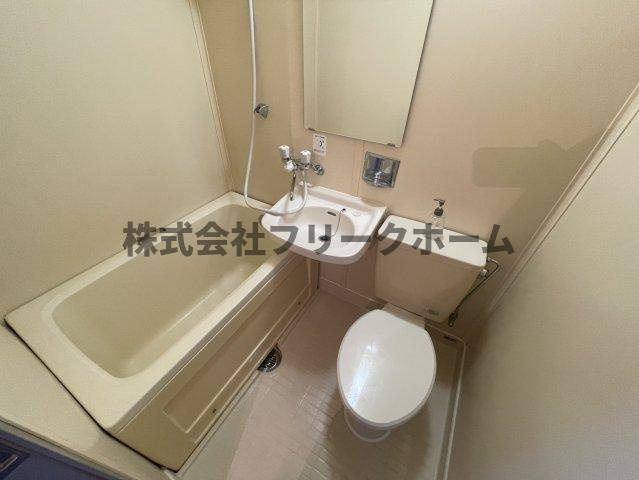 武蔵野市御殿山２丁目のアパートの浴室
