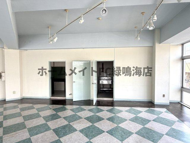 スターアーツビルの内装