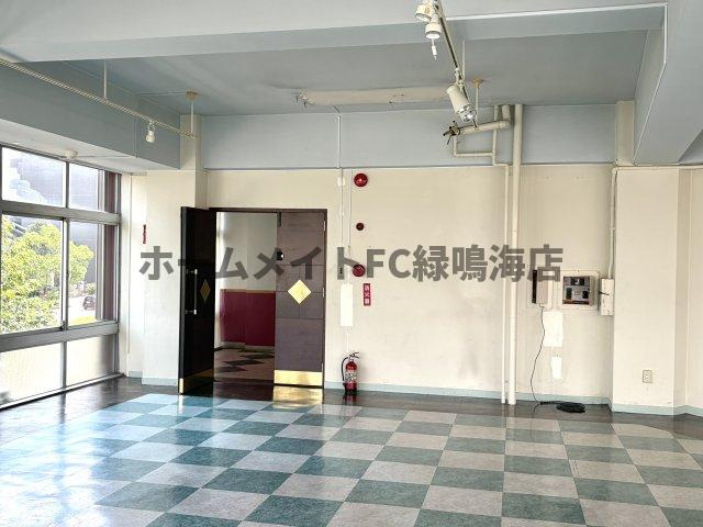 スターアーツビルの内装