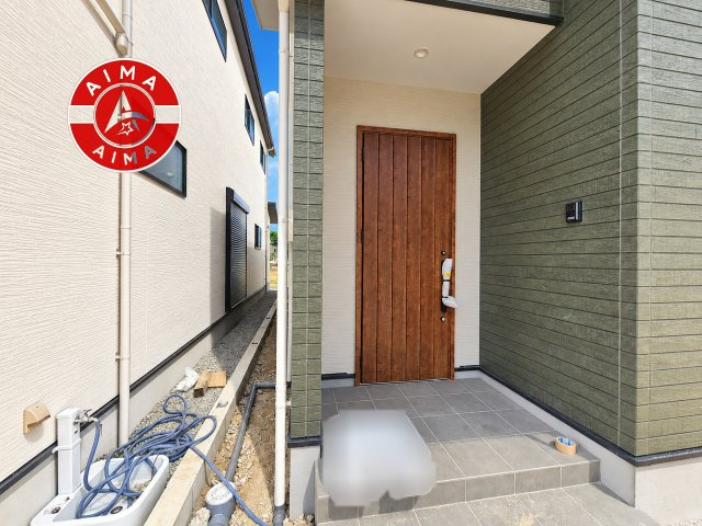 太宰府市通古賀6丁目第1-4棟（4号棟）の玄関|おでかけの時も帰った時も、「我が家」を最初に感じでもらえる素敵な空間に。