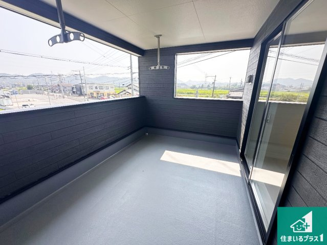 小野市片山町　第1期　新築一戸建てのバルコニー|ワイドバルコニーは洗濯物を干すスペースが広いのでご家族が多くても安心！