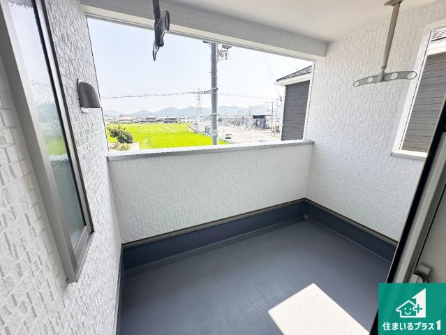 小野市片山町　第1期　新築一戸建てのバルコニー|ワイドバルコニーは洗濯物を干すスペースが広いのでご家族が多くても安心！