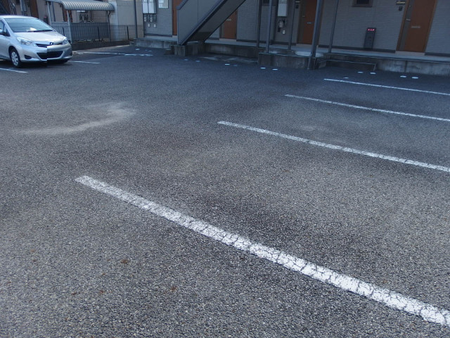 サウスウィンドＢの駐車場