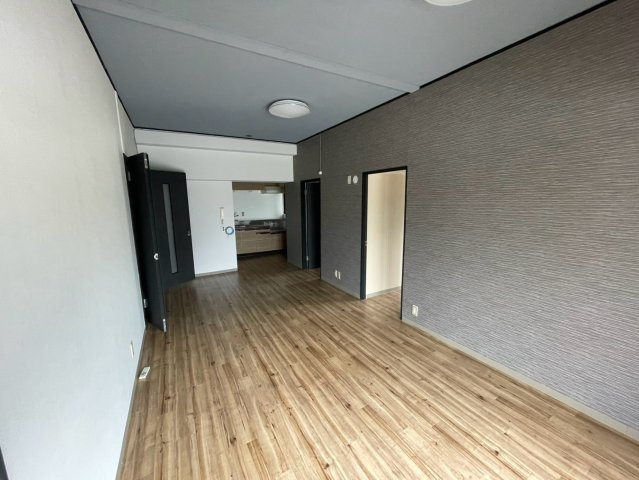 イーストガーデン 杉の木館の居間・リビング