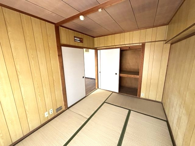 西浦ビューハイツの和室