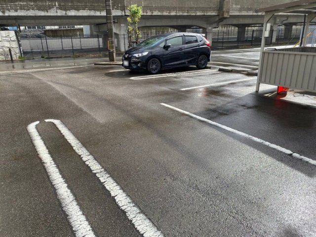 ミオポルト松本の駐車場